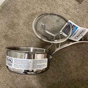 (NWT) Viking 3-Ply Stainless Steel Sauce Pan With Glass Lid, 2.5 Qt Professional